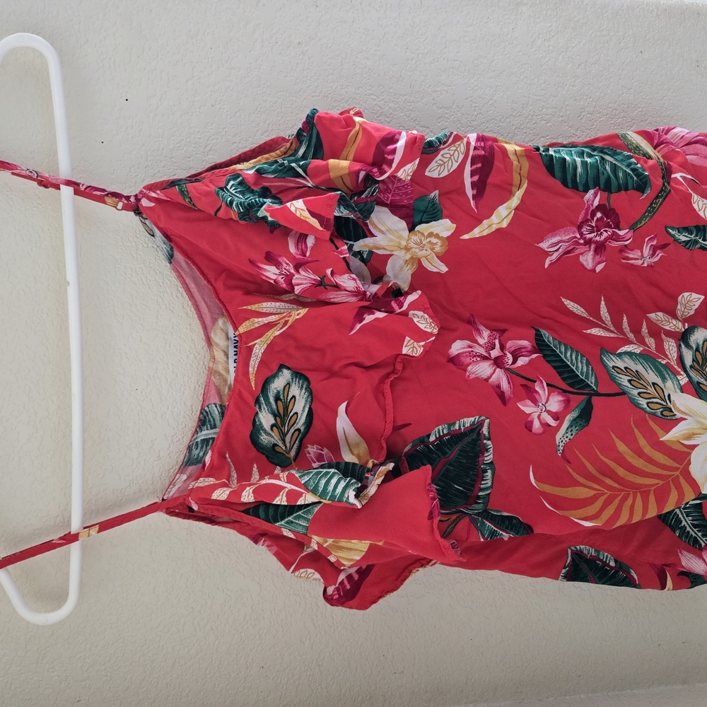 Old Navy red floral off-shoulder top, size M – lightweight and fun for summer!
